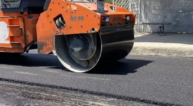 Под Севастополем после шестимесячного перерыва возобновляется ремонт дороги