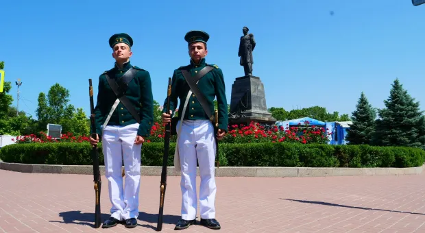 Севастополь празднует день города: от мастер-классов до ретротехники