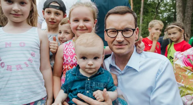 Польский премьер уверен, что сражаться с Россией готовы даже младенцы и старики