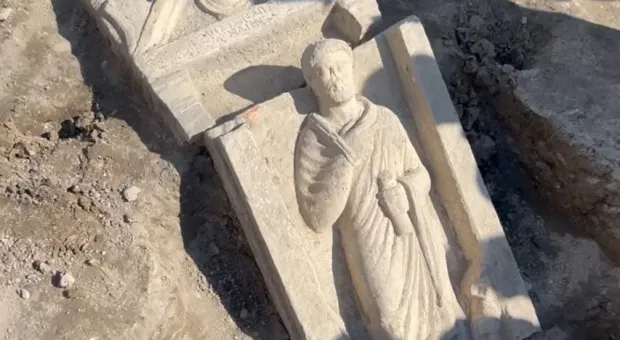 В Севастополе нашли уникальное надгробие важного херсонесита, предположительно чиновника