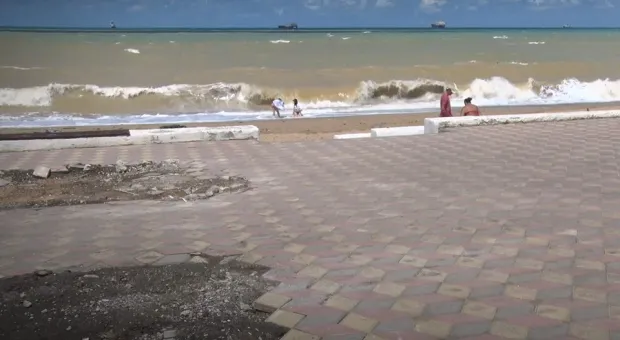 В Севастополе пляж «Учкуевка» оказался не готов к летнему сезону