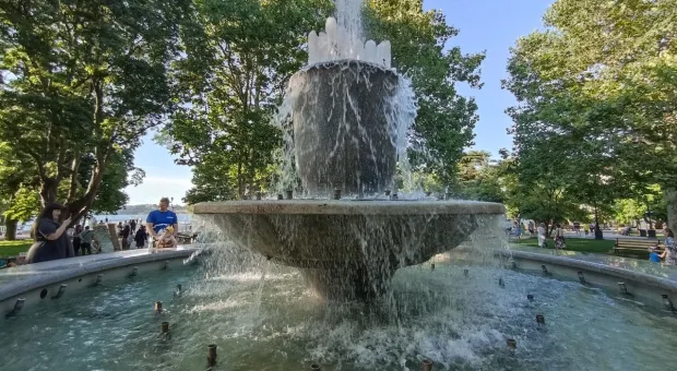 У фонтана на Приморском бульваре в Севастополе заглох нижний ярус 