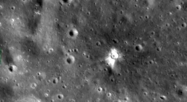 На Луне обнаружен кратер от столкновения с «таинственным объектом» 