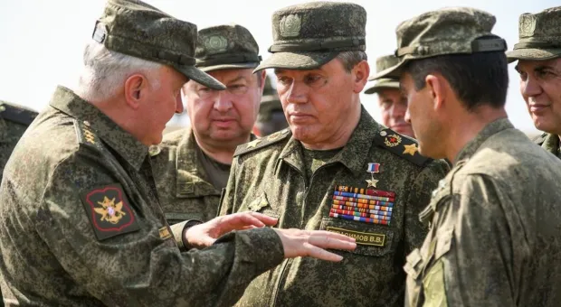 Глава Генштаба проверил задействованных в операции на Украине военных 