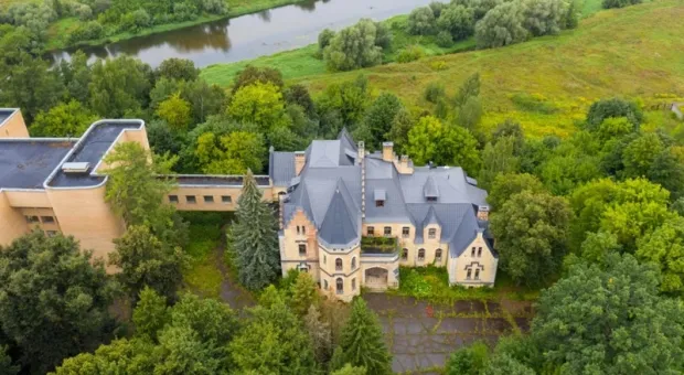 В России продают неоготический замок, где гостили Левитан и Чехов
