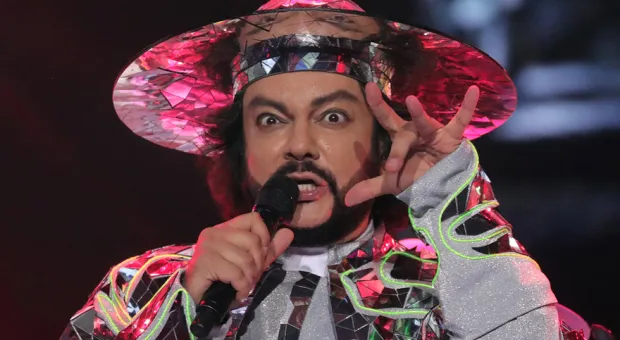 Новости России - Война и гламур: как президент Зеленский позирует на фоне своей страны