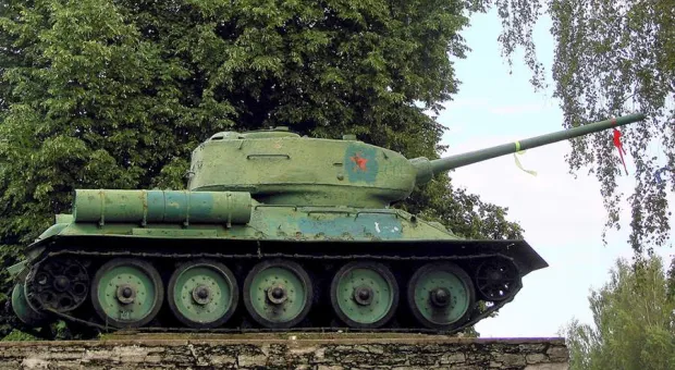 В Эстонии спорят из-за советского Т-34, установленного в Нарве