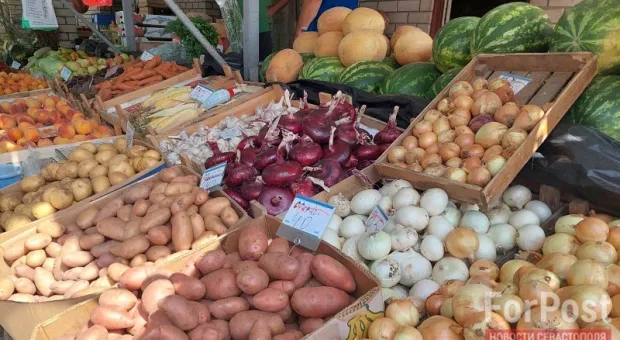 Фрукты и овощи Херсонщины «сбивают» цены на крымских рынках