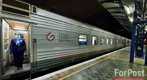 На «бархатный сезон» к крымским поездам прицепят дополнительные вагоны