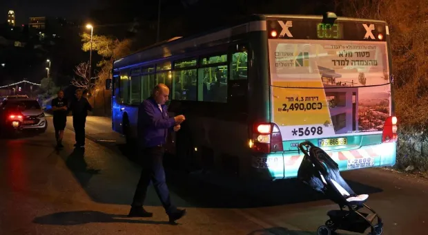 Не менее семи человек пострадали в Иерусалиме в результате обстрела автобуса