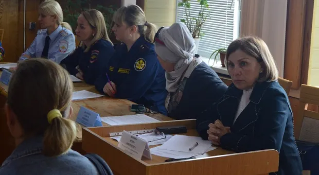Многодетной семье из Крыма вернули детей, но родителей поставили на учёт