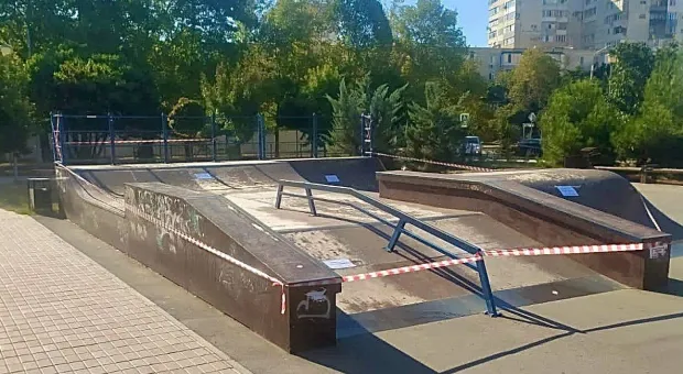 Травмировавший ребенка скейтодром в севастопольском Динопарке демонтируют 