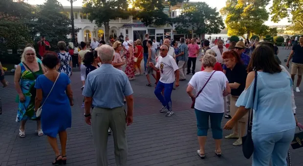 Севастопольские пенсионеры недовольны графиком танцев