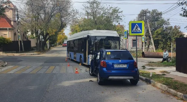 В Севастополе пассажирка сильно травмировалась в троллейбусе