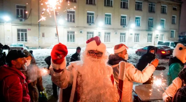 Москвичам предложили отказаться от Нового года или остаться людьми