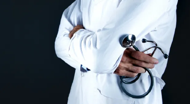 В Крыму врача-онколога осудили за смерть пациентки
