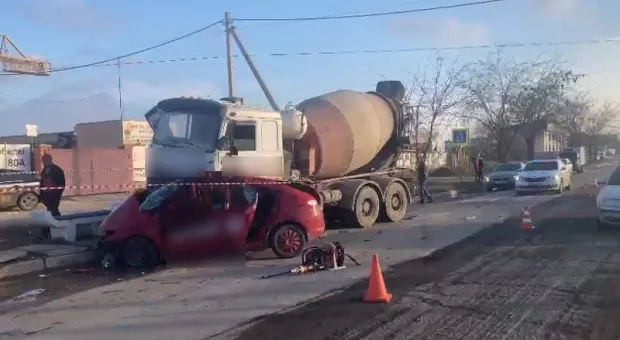 Встреча с бетономешалкой привела к гибели водителя легковушки в Крыму
