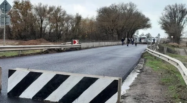 Закрытый на ремонт мост на севере Крыма отрезал часть сёл от жизни