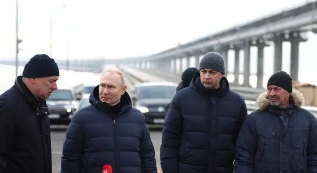 Каков политический контекст визита Путина на Крымский мост