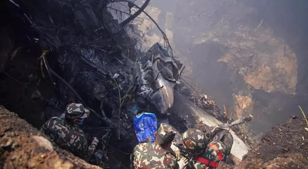 Пассажир упавшего в Непале самолёта снял на видео момент крушения