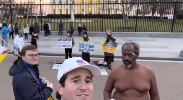 Американский видеоблогер высмеял проукраинский митинг в Вашингтоне