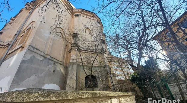 Для ремонта костела севастопольским католикам нужна добрая воля и земля соседей 