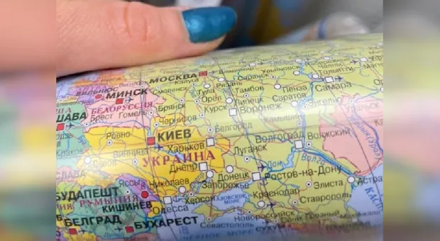 В магазинах появились карты России с «будущими» новыми территориями