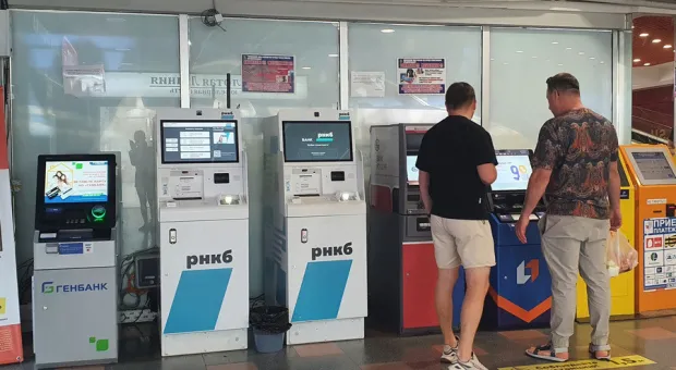 Севастопольцы жалуются на хищные банкоматы 