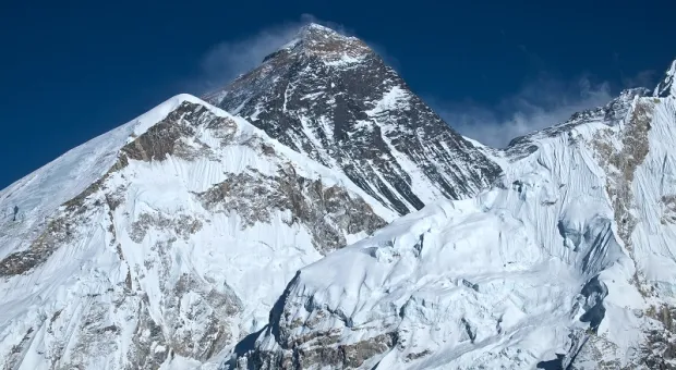 Учёные нашли необычный след, который оставили на Эвересте альпинисты