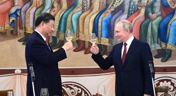 Чем угощали товарища Си в Кремле и что значит «Гань бэй!» в тосте Путина