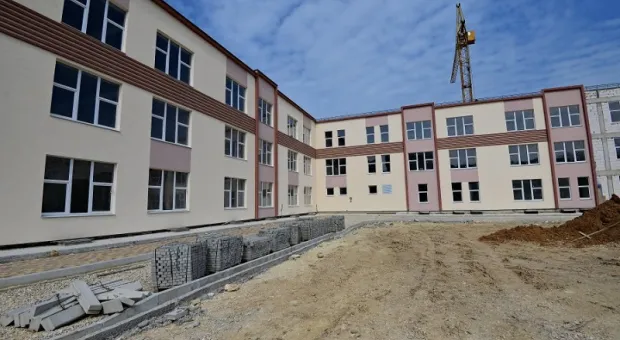 Временный переезд и дизайнерская мебель: школы Севастополя готовятся к большому ремонту
