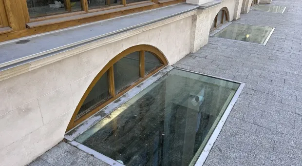 Севастопольцев тревожит конденсат на окнах музея им. Крошицкого