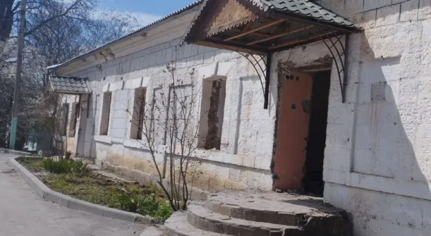 Столетний сельский клуб в Крыму сровняют с землёй ради автомобилистов