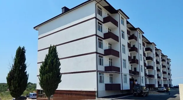 Жительница Севастополя отключила воду многоэтажному самострою