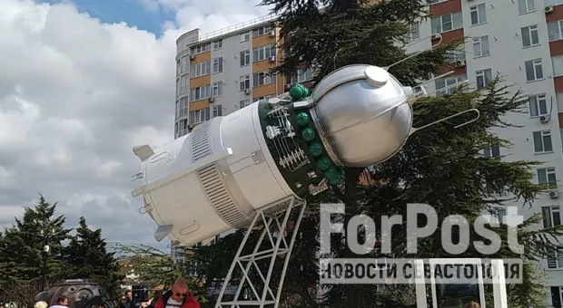 Из обновленного сквера Космонавтов в Севастополе исчезли два экспоната 