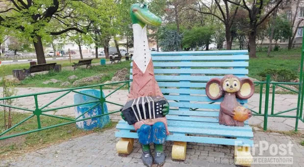 Ребёнок получил травму на детской площадке в Крыму: кто ответит за это