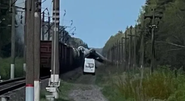 Ещё один грузовой поезд сошёл с рельсов из-за подрыва
