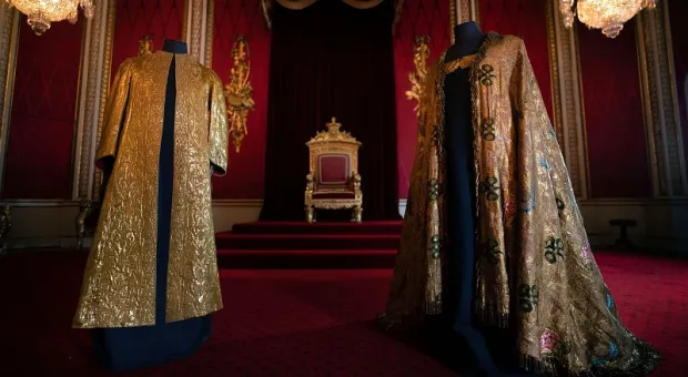 Карлу III во время коронации придётся носить несколько килограммов золота