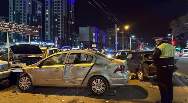 Серьёзная авария в столице Крыма «собрала» восемь машин