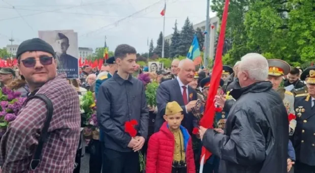 Экс-президент Молдавии рассказал, почему штрафы за георгиевскую ленту не страшны