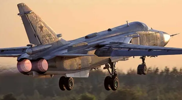 Неизвестные подожгли бомбардировщик Су-24 и выложили видео в Сеть