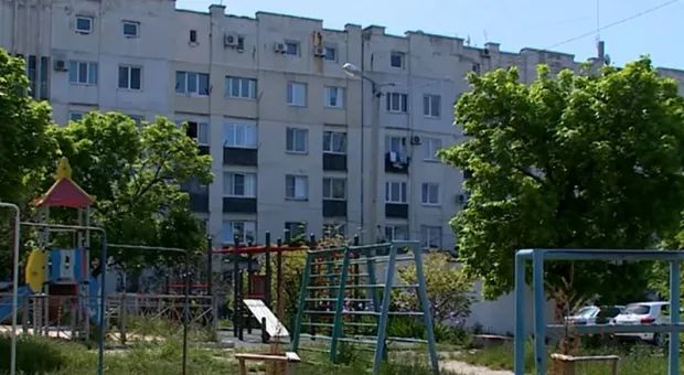 В Севастополе на Радиогорке демонтируют детскую площадку 