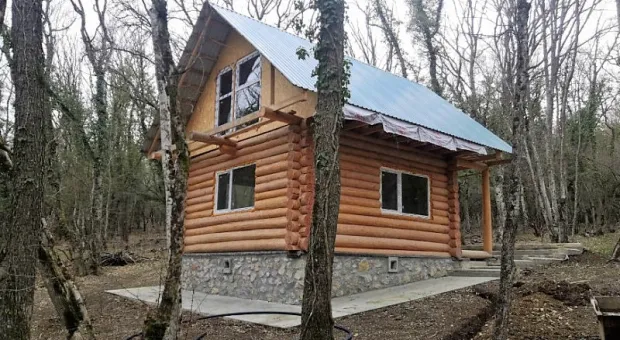 Монашеские дома в севастопольском лесу ждёт снос 