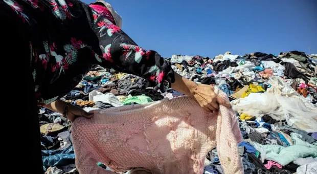 Россиянам хотят запретить выбрасывать одежду в мусорку