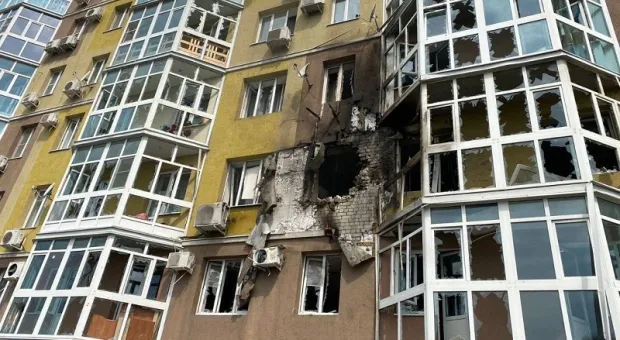 Жилой дом в Воронеже протаранил БПЛА, начинённый взрывчаткой и железными шариками