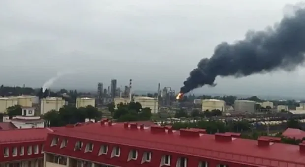 Названа причина утренних пожаров на нефтезаводе в Краснодаре