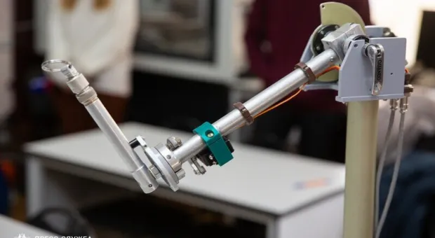 Разработка робота-ассистента для хирургов принесла студенту из Крыма полмиллиона 