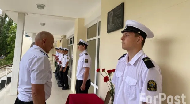 Память погибшего на крейсере «Москва» Георгия Шакуро увековечили в Керчи