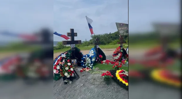 На Морском кладбище Владивостока разгромили могилы участников СВО