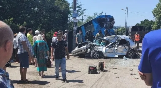 Мужчина на самокате погиб под колесами грузовика в Севастополе 